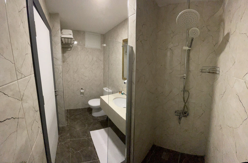Kara manzaralı odamız 202-302