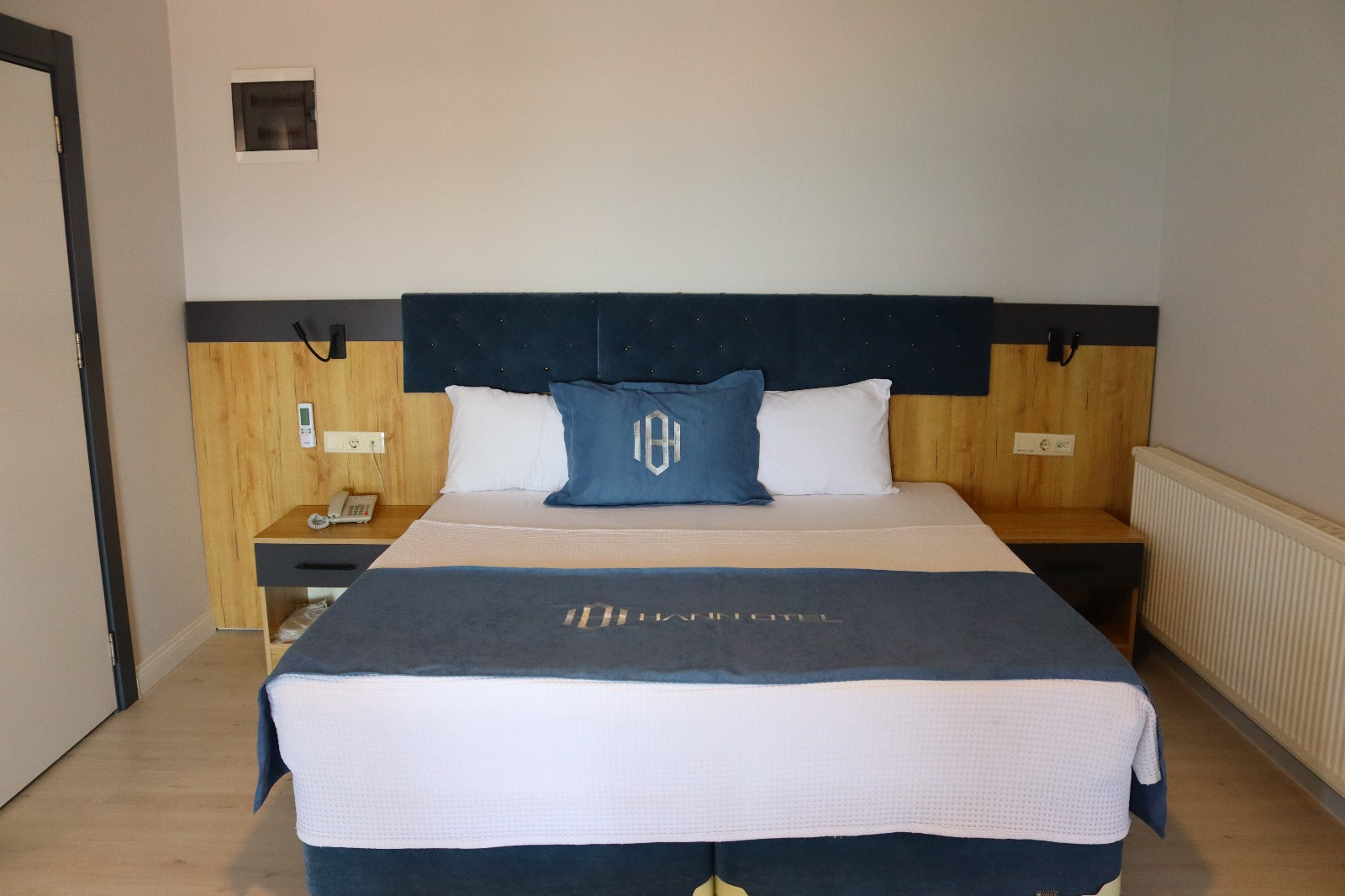 King balkonlu deniz manzaralı odamız 402